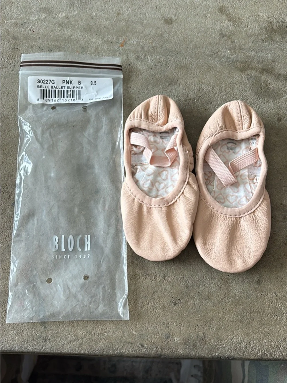 Toddler blotch bell belly slipper size 8.5 A-4